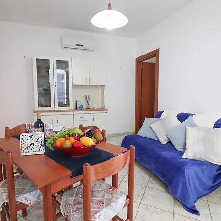 Casa Turritella A Castro 6 Posti